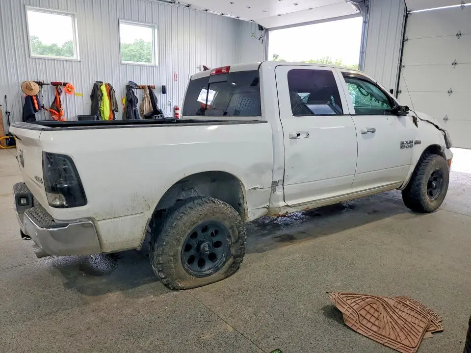 2015 RAM 1500 SLT  