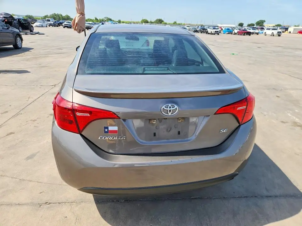 2018 TOYOTA COROLLA SE  