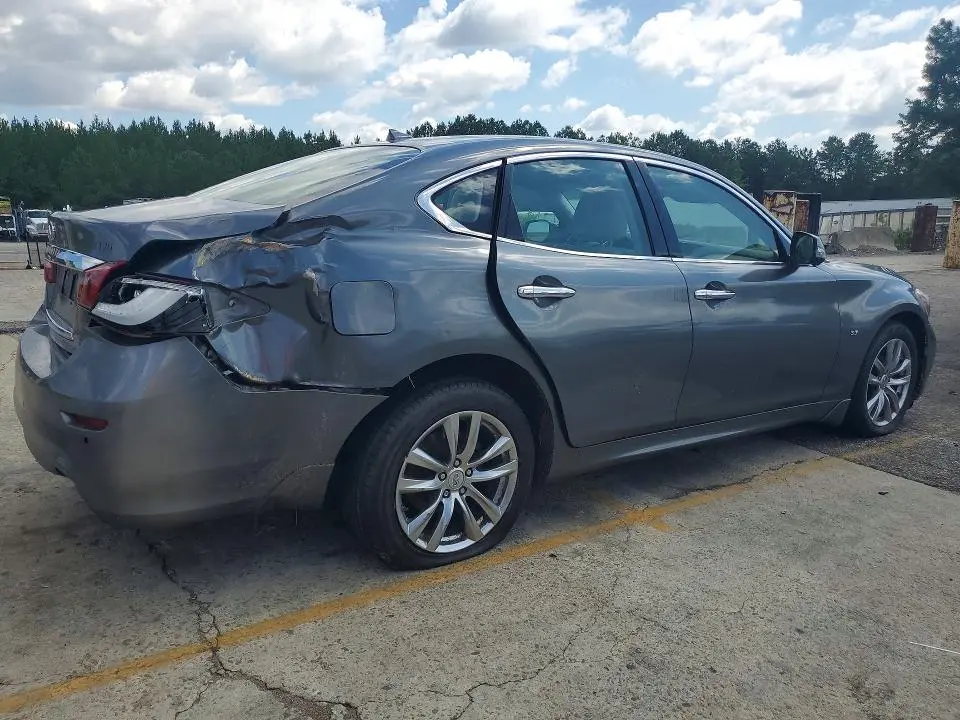 2015 INFINITI Q70 3.7  