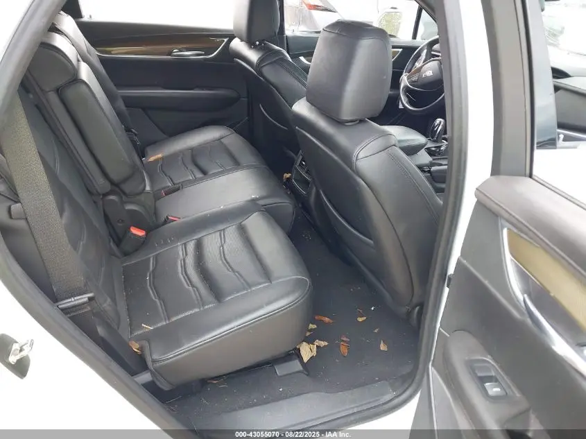 2017 CADILLAC XT5 PLATINUM