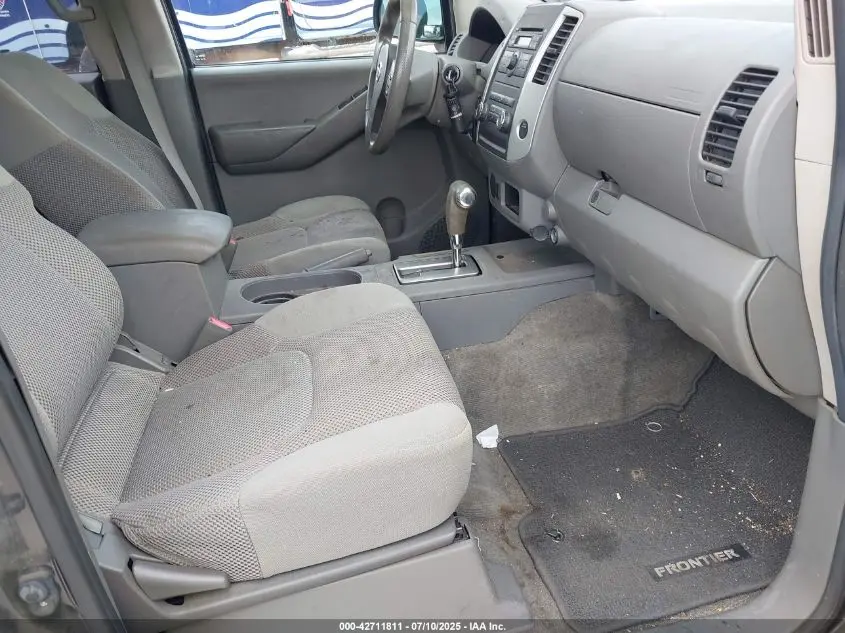 2010 NISSAN FRONTIER SE