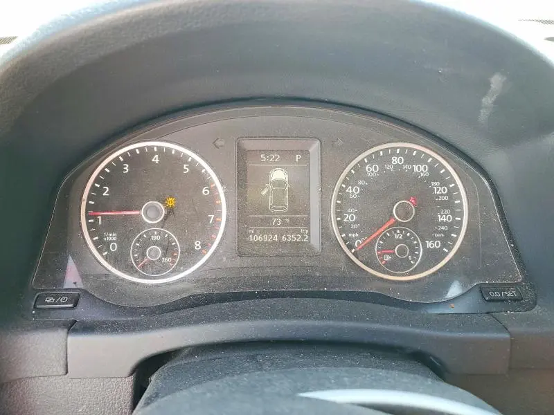 2015 VOLKSWAGEN TIGUAN S  