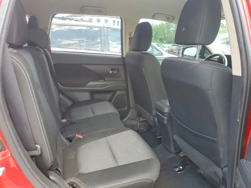 2016 MITSUBISHI OUTLANDER SE  