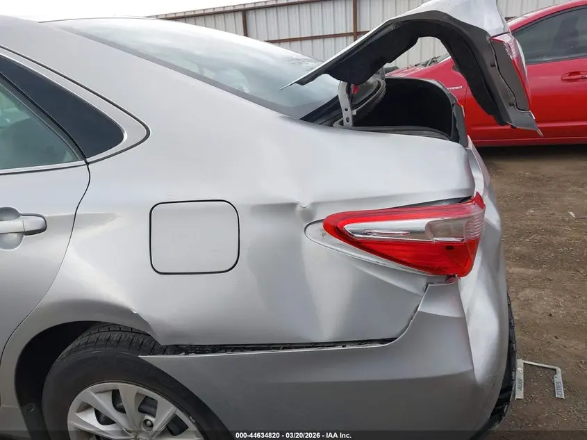 2016 TOYOTA CAMRY LE
