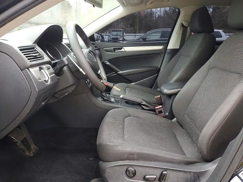 2018 VOLKSWAGEN PASSAT S  