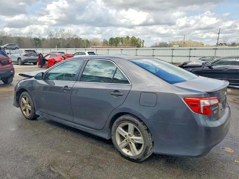 2013 TOYOTA CAMRY SE  