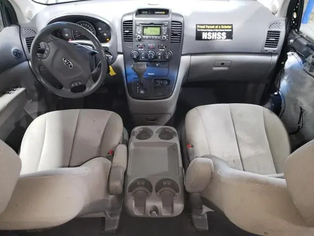 2011 KIA SEDONA LX