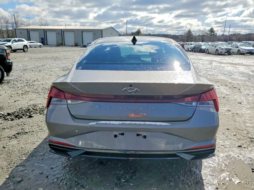 2021 HYUNDAI ELANTRA SEL  