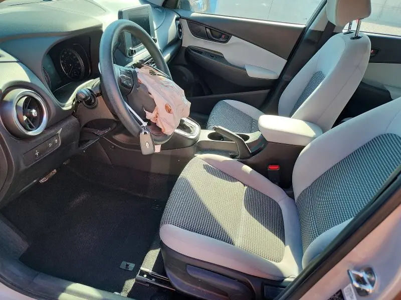 2022 HYUNDAI KONA SE  