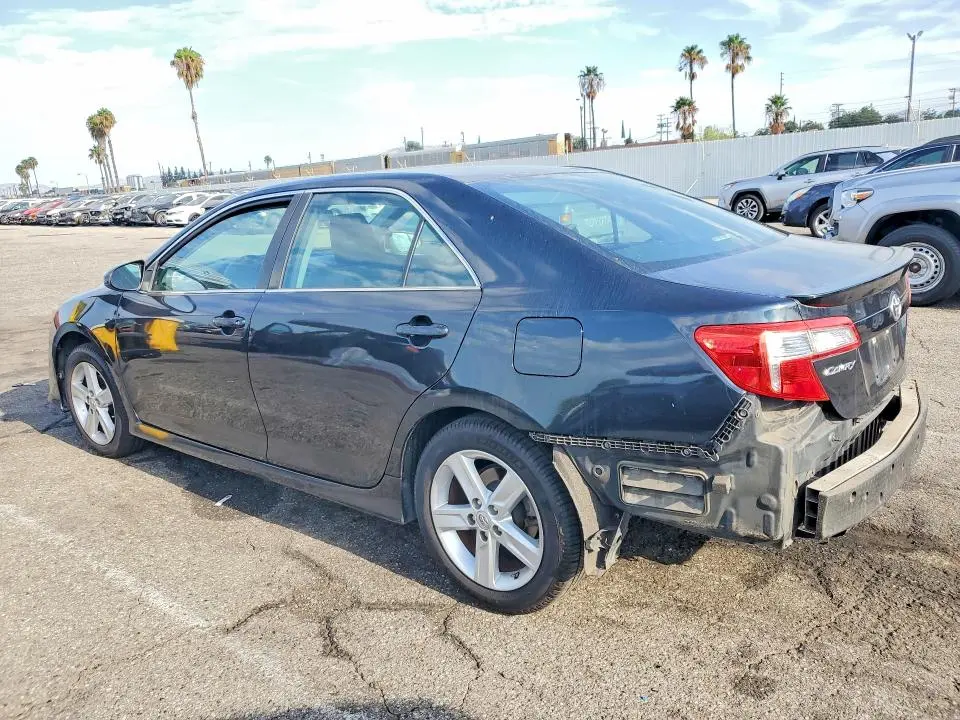 2014 TOYOTA CAMRY SE  