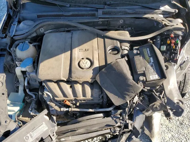 2012 VOLKSWAGEN JETTA SE  