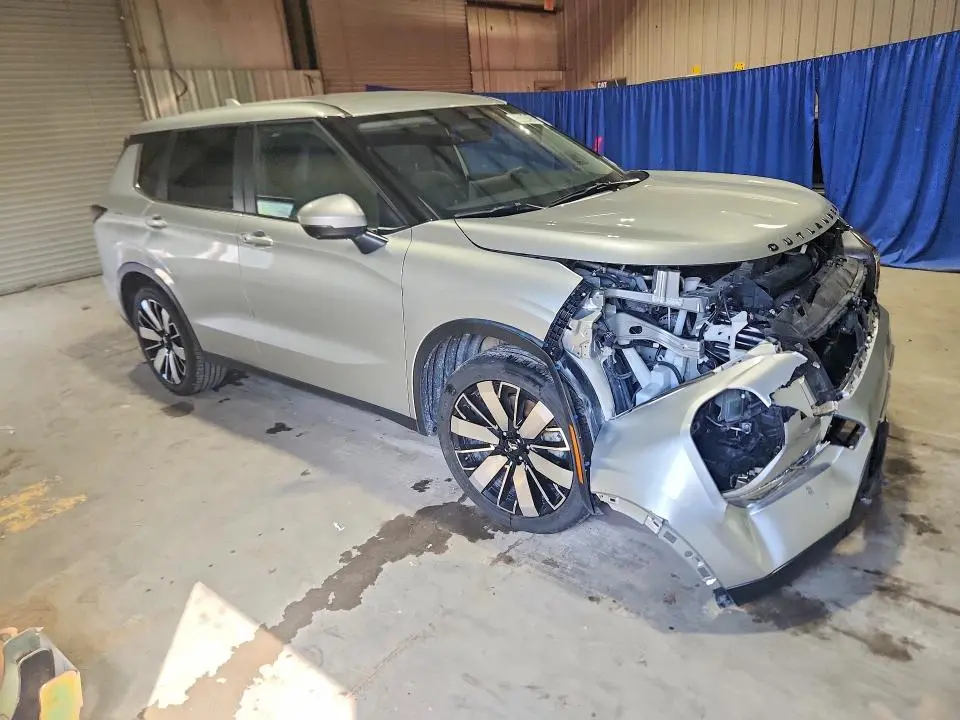 2025 MITSUBISHI OUTLANDER SE  
