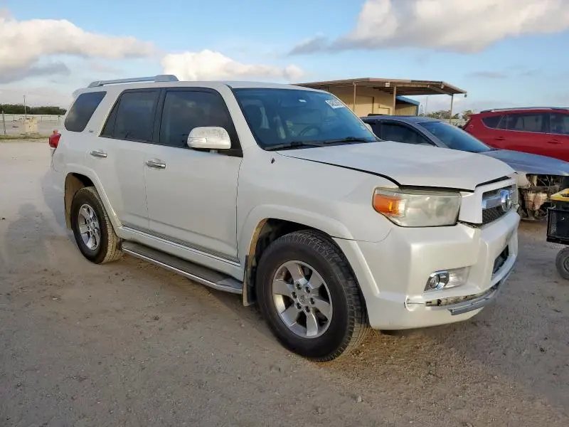 2011 TOYOTA 4RUNNER SR5  