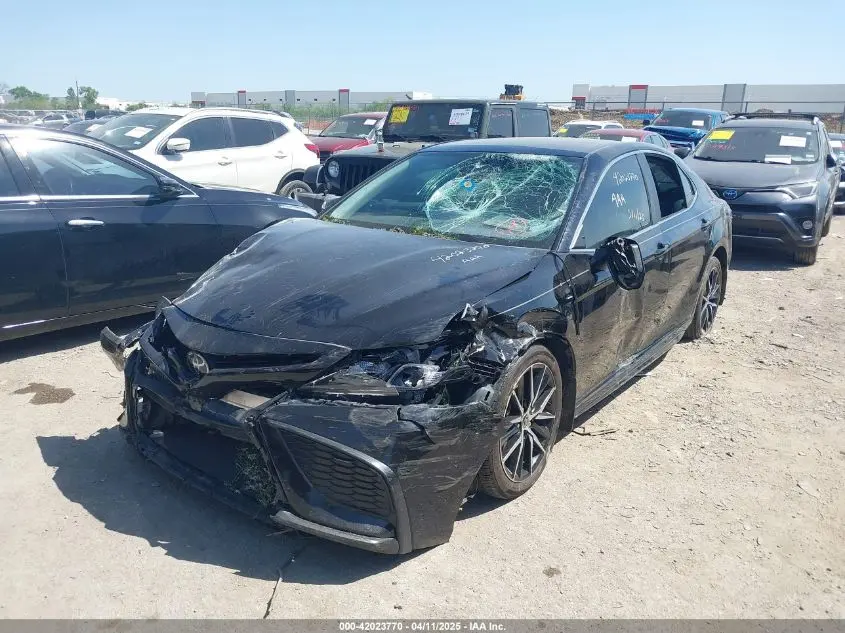 2023 TOYOTA CAMRY SE
