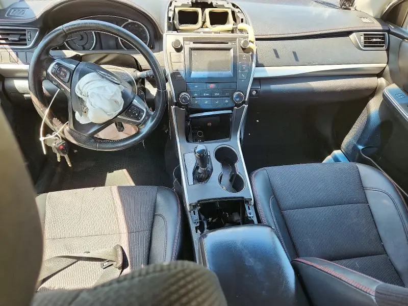 2016 TOYOTA CAMRY SE  