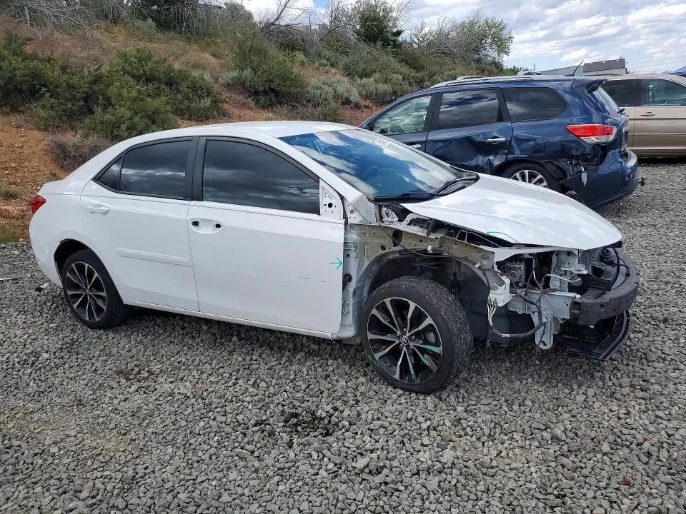 2017 TOYOTA COROLLA SE  