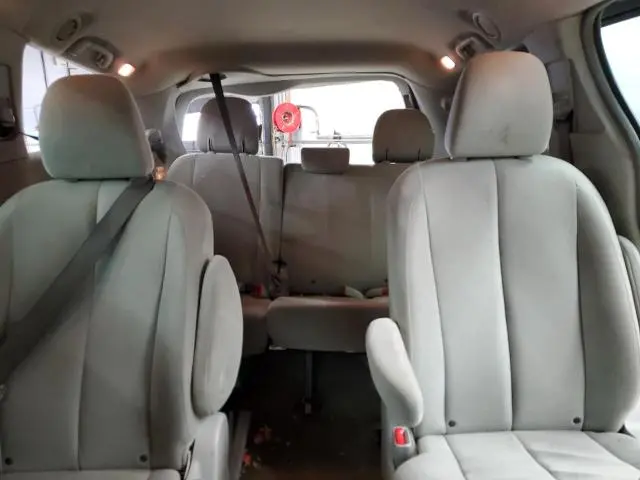 2013 TOYOTA SIENNA   