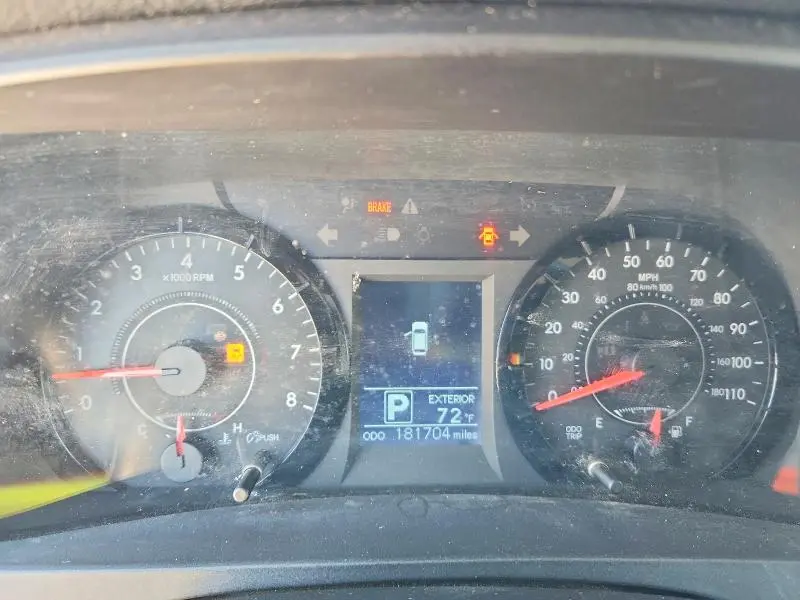 2016 TOYOTA SIENNA LE  