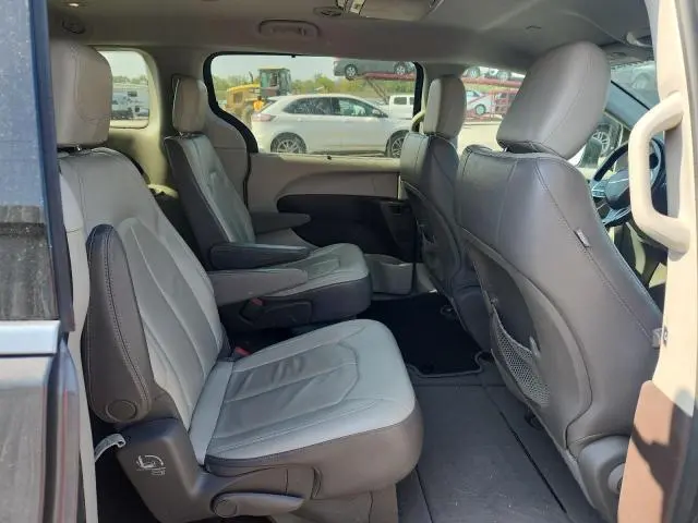 2017 CHRYSLER PACIFICA TOURING L  