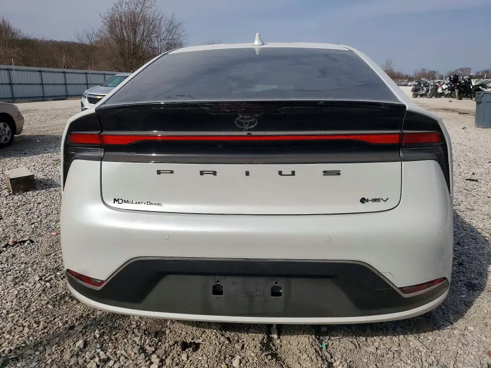 2024 TOYOTA PRIUS LE  