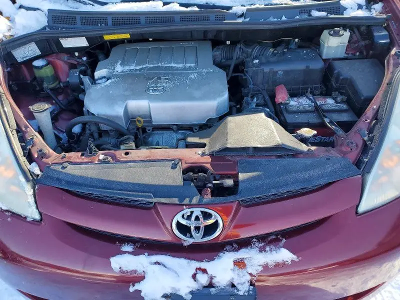 2010 TOYOTA SIENNA CE  