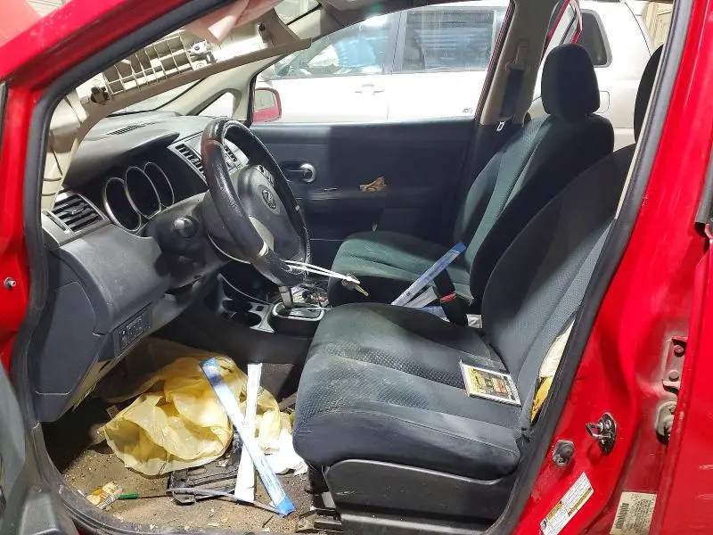2011 NISSAN VERSA 1.8 S  