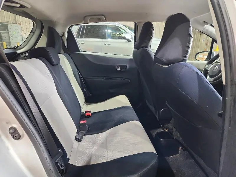 2012 TOYOTA YARIS 5-DOOR LE  