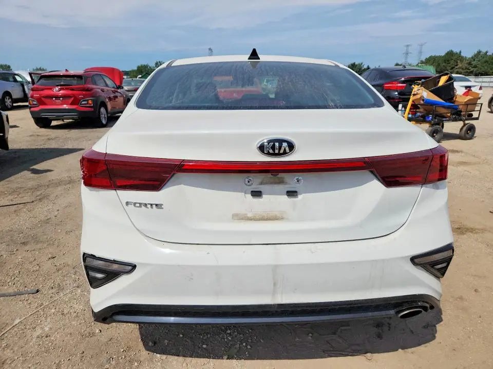 2021 KIA FORTE LXS  
