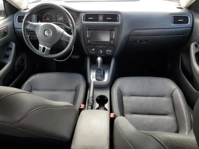2011 VOLKSWAGEN JETTA SE  