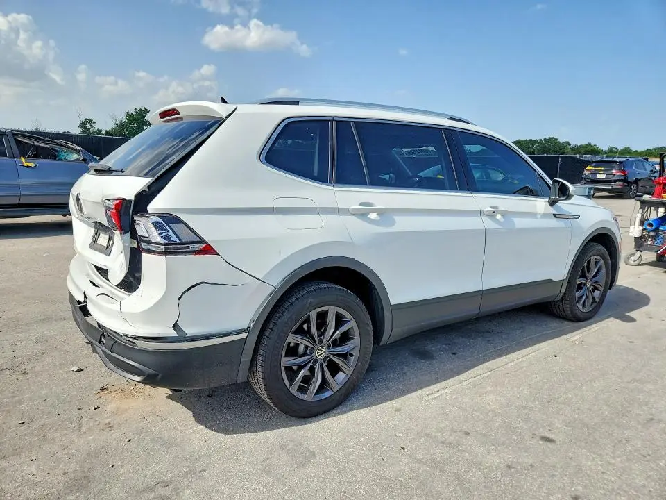 2022 VOLKSWAGEN TIGUAN SE  
