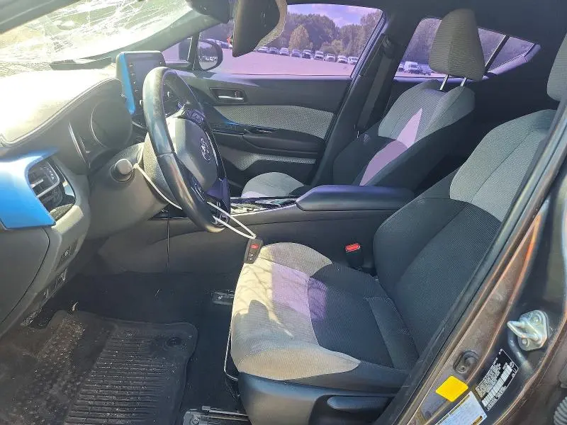 2019 TOYOTA C-HR XLE  