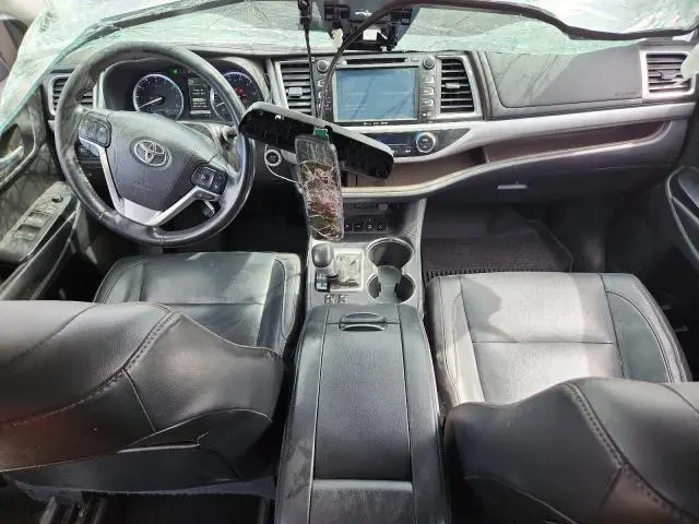 2017 TOYOTA HIGHLANDER SE  