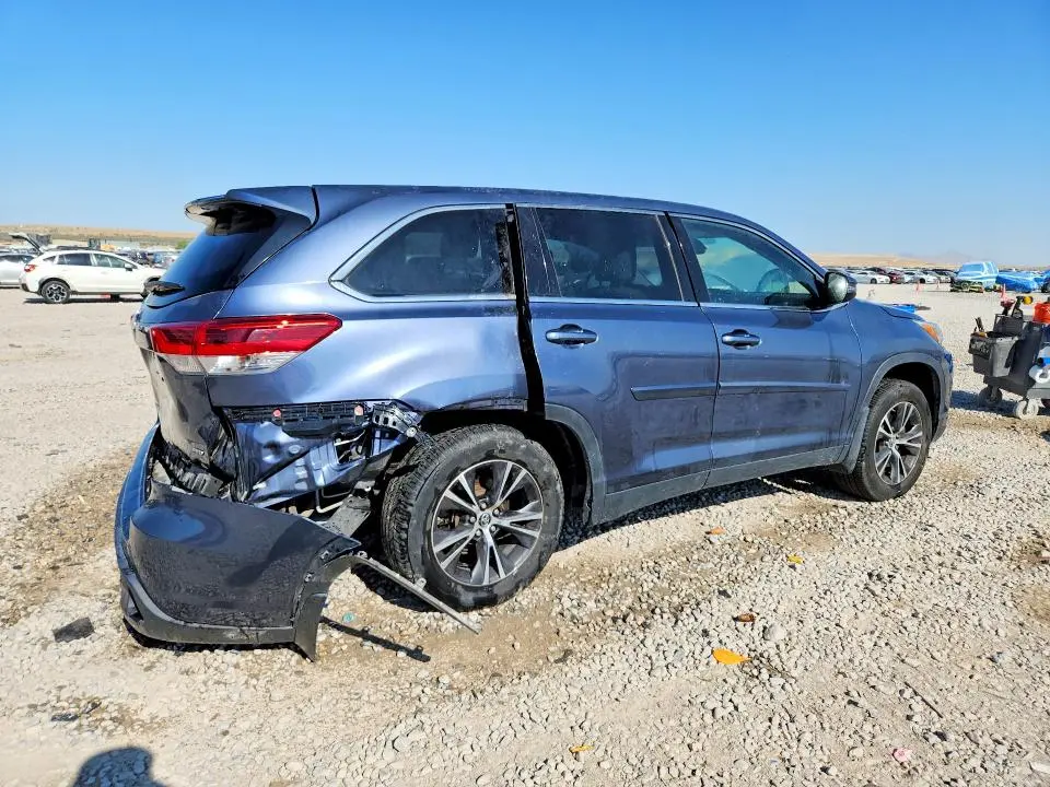 2019 TOYOTA HIGHLANDER LE  