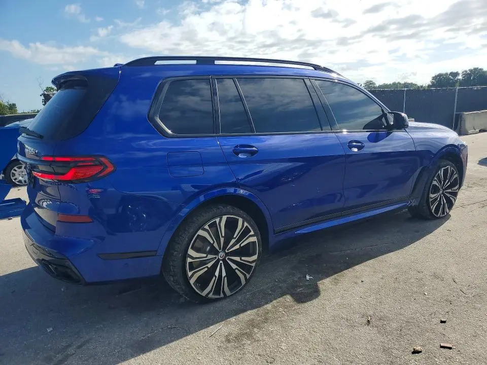 2024 BMW X7 M60I  