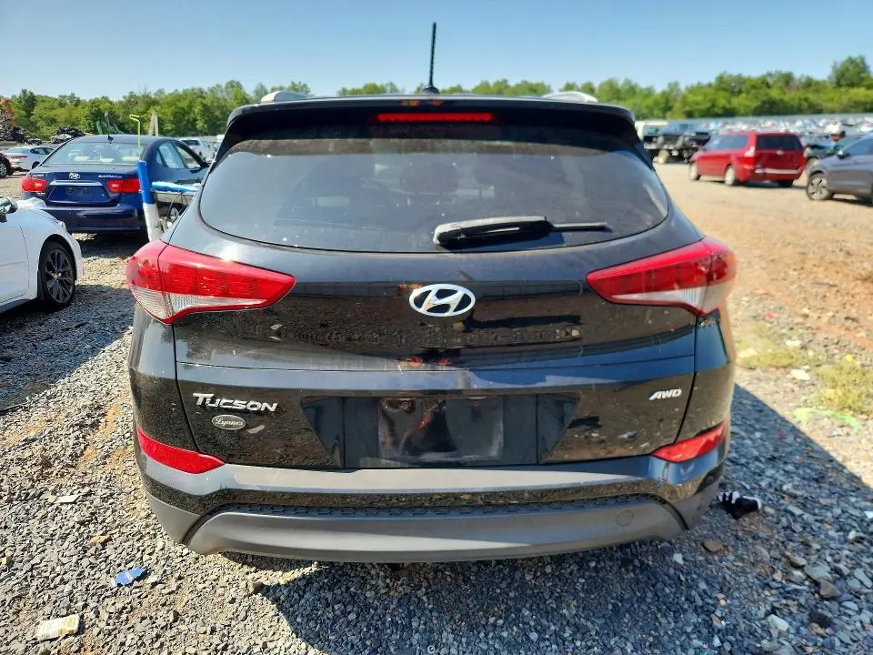 2017 HYUNDAI TUCSON SE  