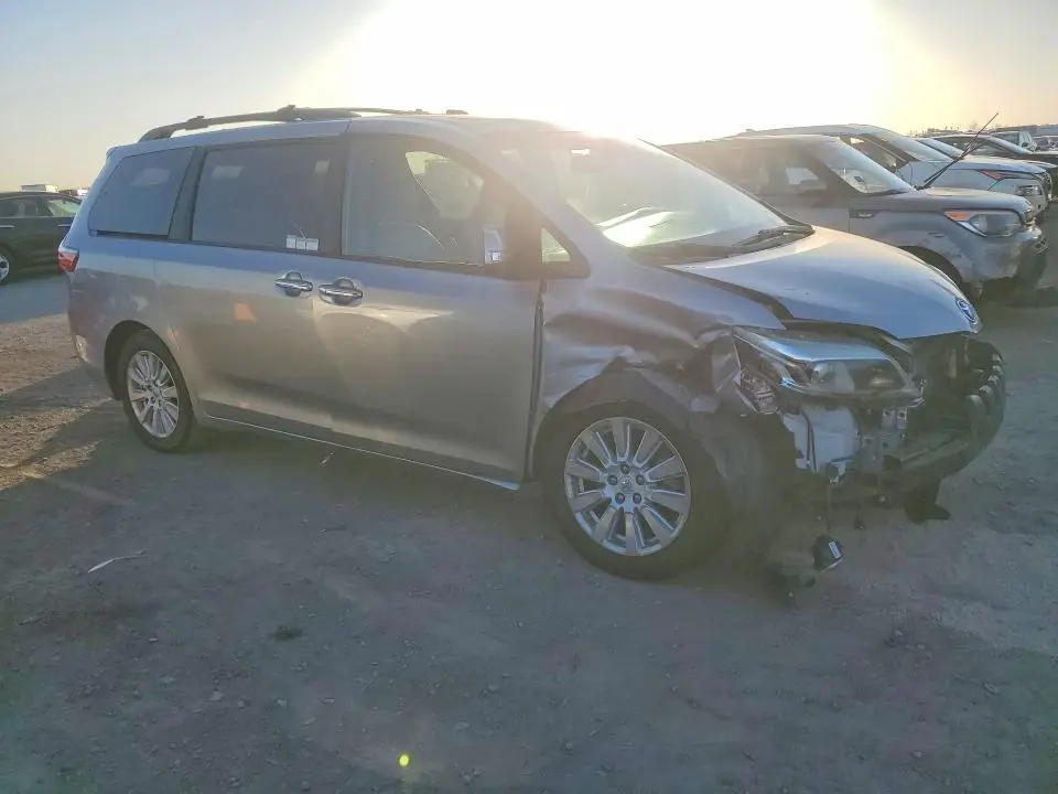 2017 TOYOTA SIENNA LIMITED PREMIUM 7-PASSENGER  