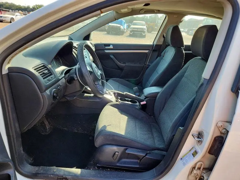 2010 VOLKSWAGEN JETTA S  
