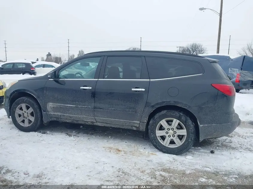 2011 CHEVROLET TRAVERSE 2LT