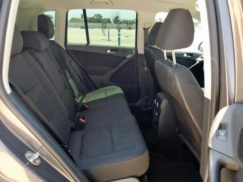 2015 VOLKSWAGEN TIGUAN S  