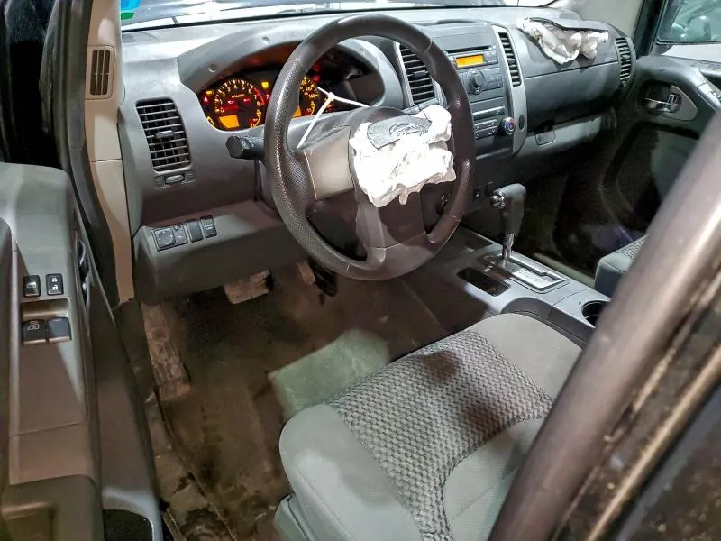 2011 NISSAN FRONTIER SV  