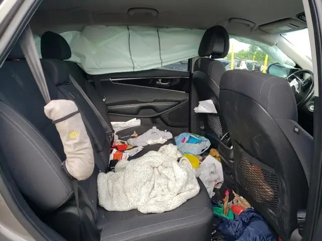 2016 KIA SORENTO LX  