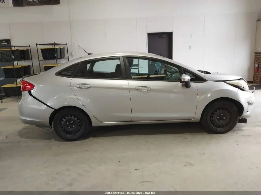 2013 FORD FIESTA SE