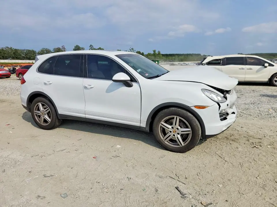 2014 PORSCHE CAYENNE   