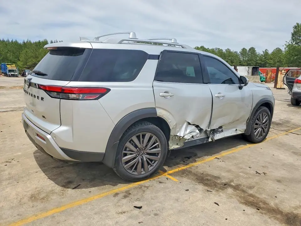 2024 NISSAN PATHFINDER SL  