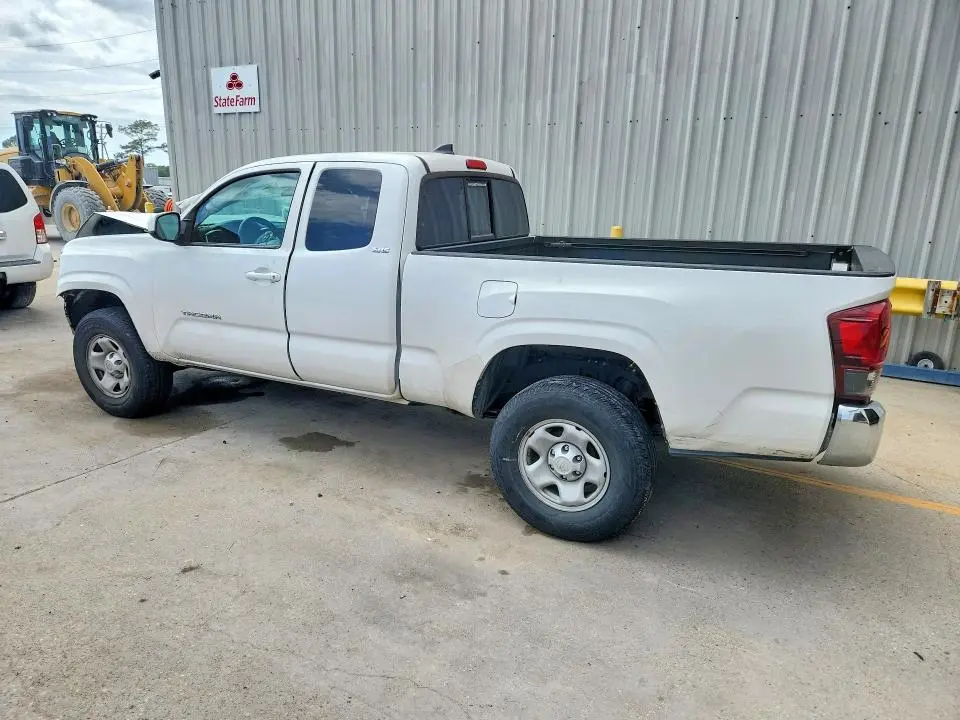 2019 TOYOTA TACOMA SR5  