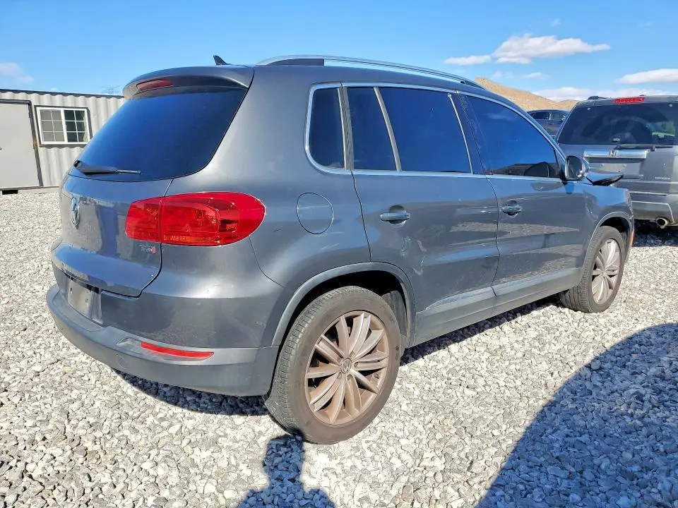 2016 VOLKSWAGEN TIGUAN S  