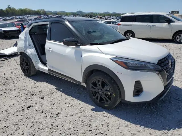 2023 NISSAN KICKS SR  