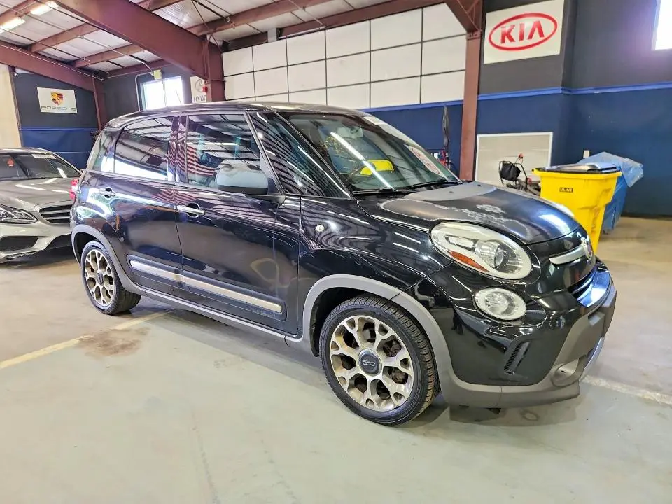 2014 FIAT 500L TREKKING  