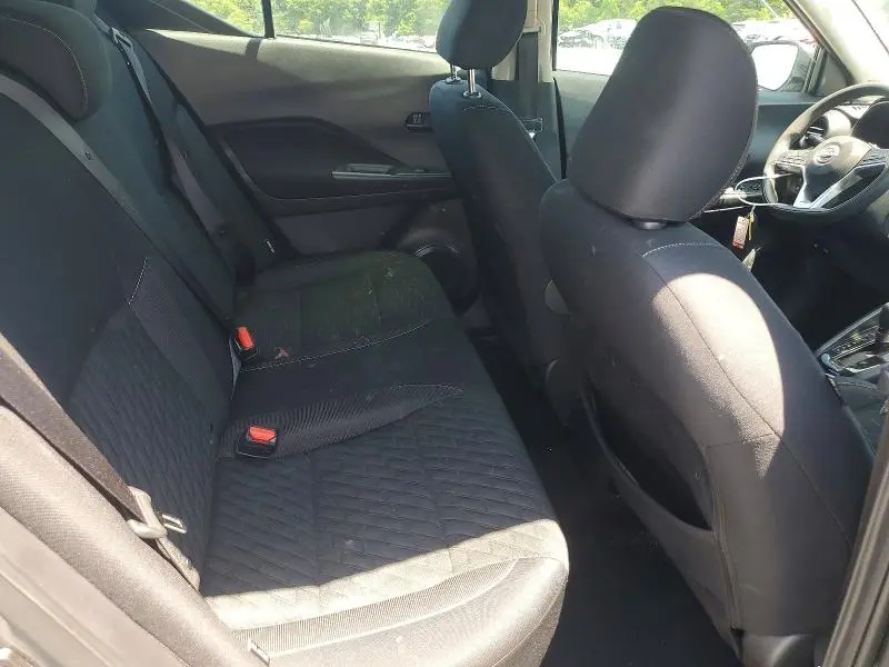 2022 NISSAN KICKS S  
