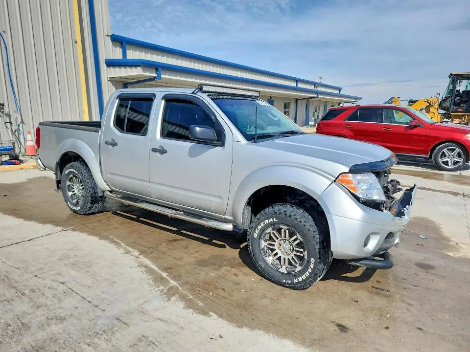 2013 NISSAN FRONTIER S  